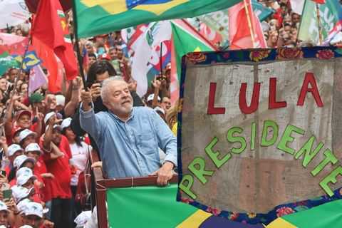 Lula Sworn in as President, Promises Hope and Reconstruction for Brazil
