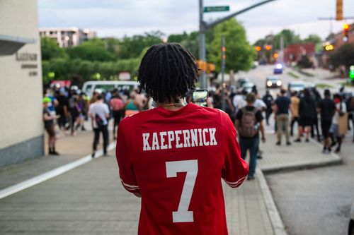 Kaepernick Attacks Adoptive Parents as ‘Racist’ Over Cornrows in His Teens
